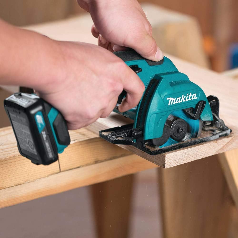 Makita SH02R1 12V max CXT® Lithium-Ion Cordless 3-3/8' Circular Saw Kit (2.0Ah)