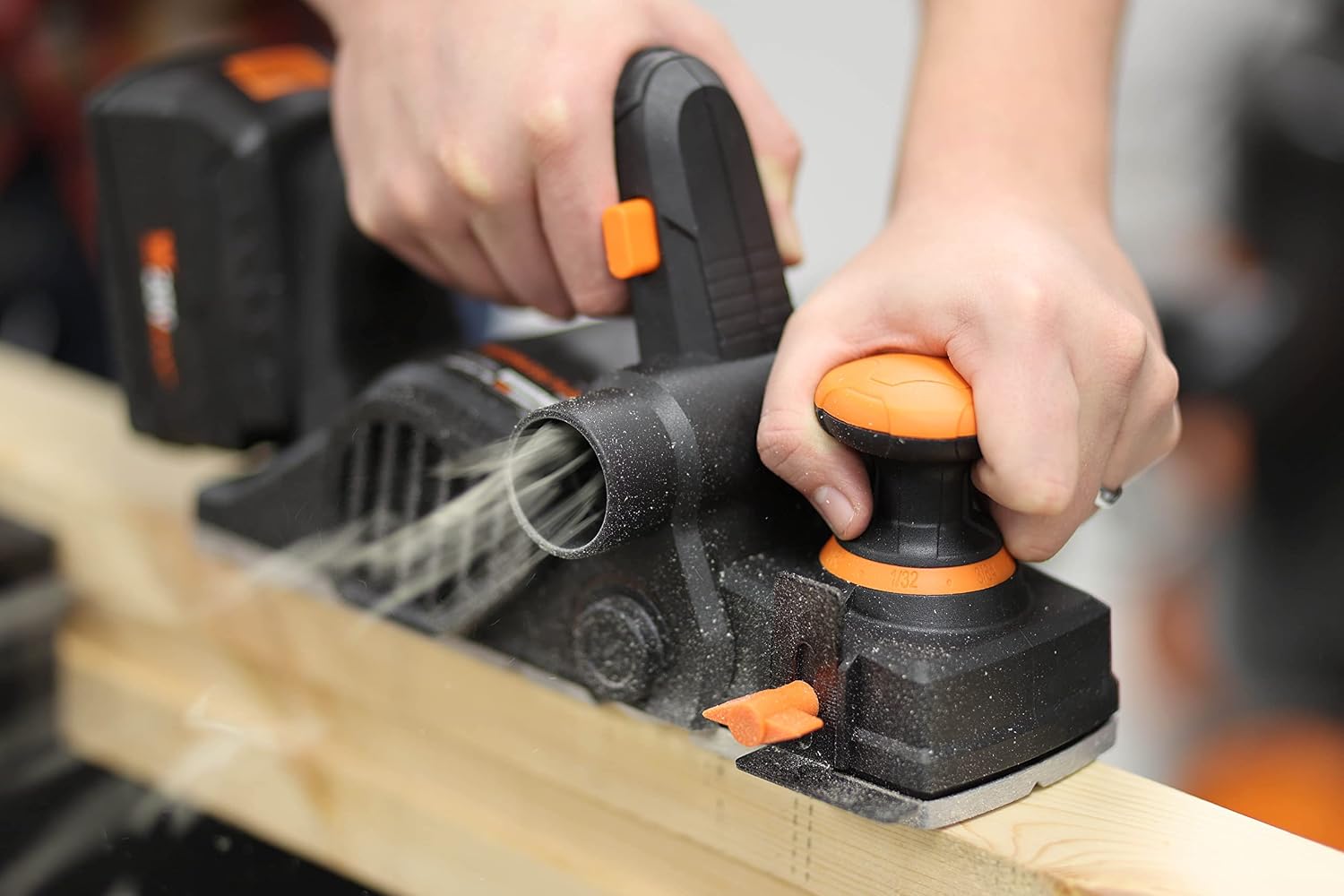 WEN Cordless Planer, Brushless with 3-1/4-Inch Blade, 20V Max 4.0 Ah Lithium-Ion Battery and Charger (20653)