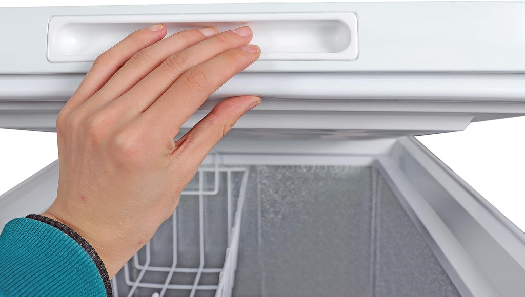 Commercial Cool 5.4 Cu. Ft. Chest Freezer,White