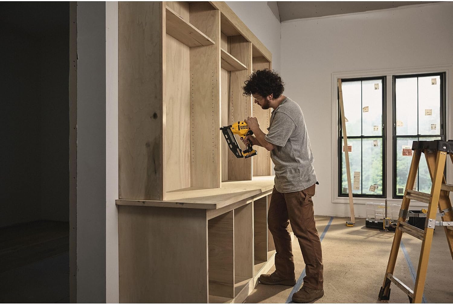 DEWALT 20V MAX* Finish Nailer, Angled, 16GA, Tool Only (DCN660B)