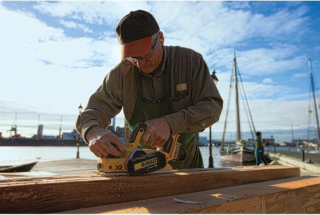 DEWALT 20V MAX Planer, 30,000 Cuts Per Minute, 2 mm Cut Depth, Brushless Motor, Bare Tool Only (DCP580B)
