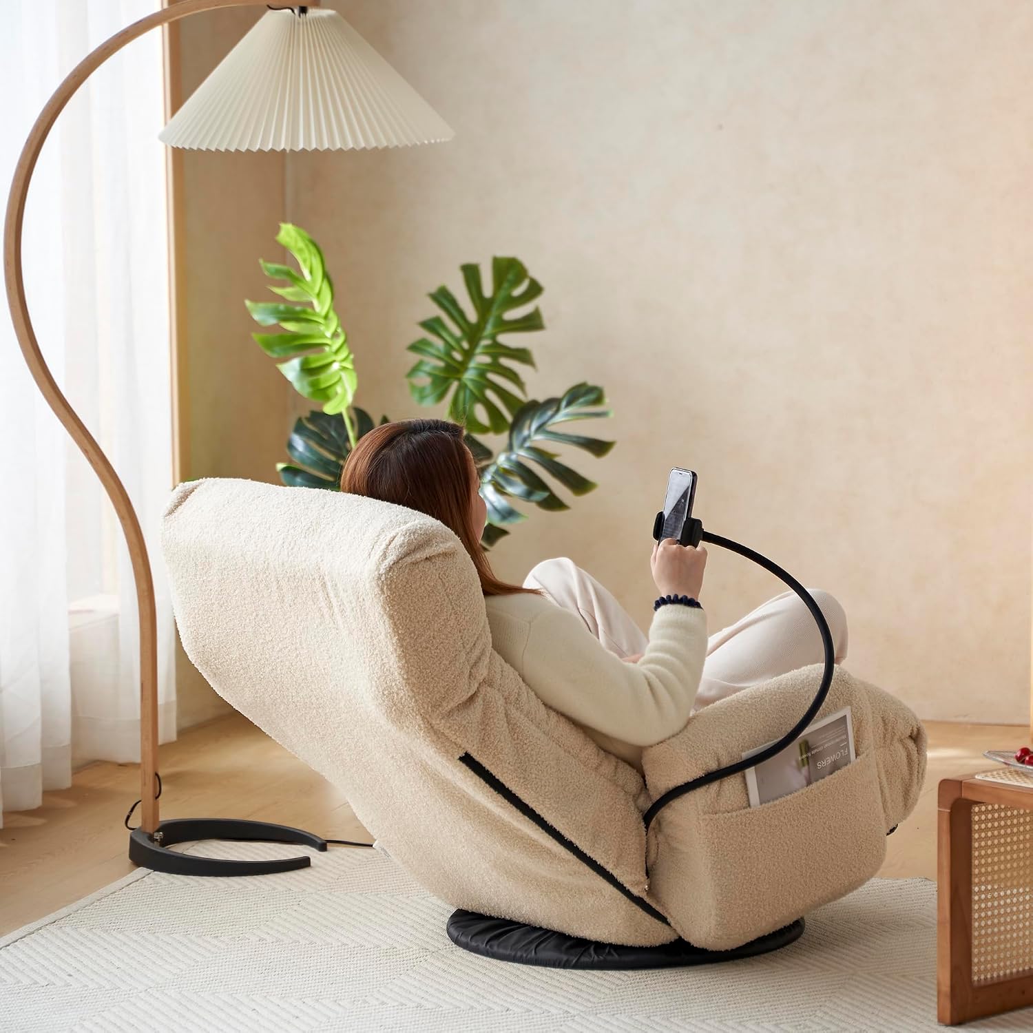 Yoglad Japanese Style Chaise Lounge Sofa with Phone Holder, 360-Degree Swivel Chair Floor Gaming Chair Lazy Sofa for Reading Game Meditating, 3 Adjustable Positions (Teddy Beige)