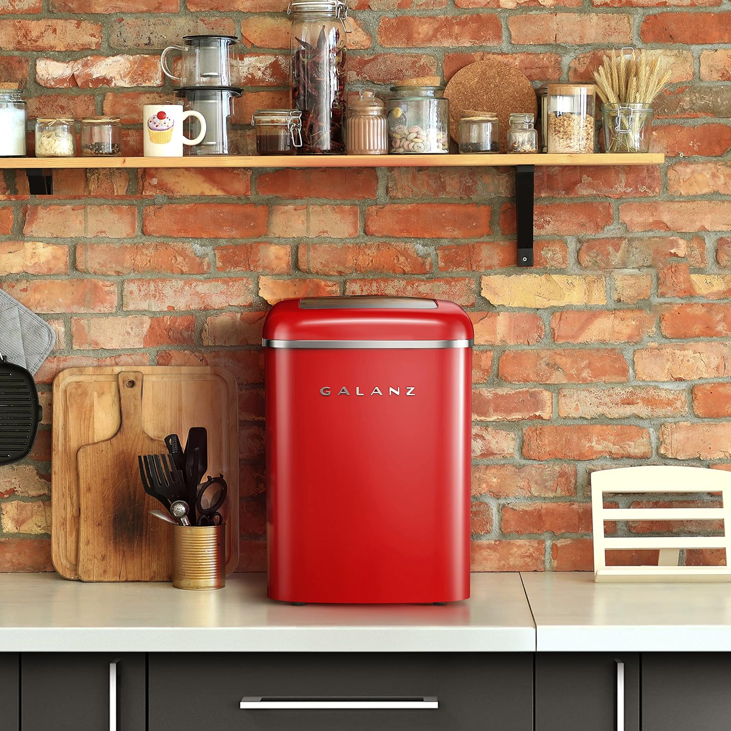 Galanz Portable Countertop Electric Ice Maker Machine, 26 lbs in 24 Hours, 9 Bullet Shaped Cubes Ready in 9 Minutes, 2 Ice Sizes, Perfect for Parties & Home Bar, 2.1 L, Retro Red
