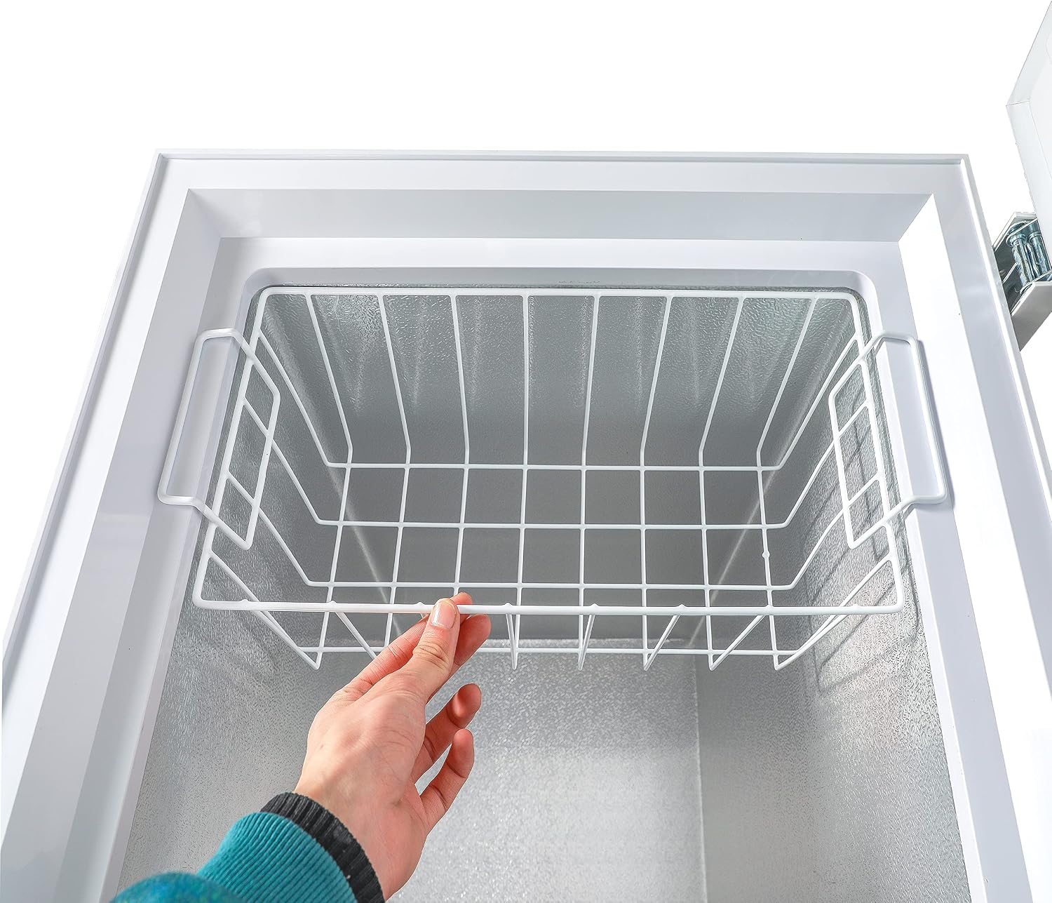Commercial Cool 5.4 Cu. Ft. Chest Freezer,White
